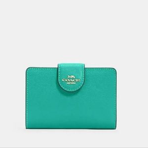 Coach Leather Medium Green Corner Zip 7 Credit Card Holder Money Wallet $198
